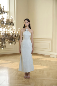 EMROSE Đầm dài cổ yếm dây gồm hoa cài Delphin Dress