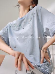 PlumJan | Áo Thun Đơn Giản Màu Xanh Nhạt Có Thêu Ren