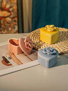 Hộp Đựng Đồ Trang Sức Bằng Gốm Sáng Tạo Hình Trái Tim Cầm Tay Hộp Đựng Đồ Trang Trí Phòng Khách Phòng Ngủ Màn Hình Máy Tính Hộp Đựng Đồ Sang Trọng