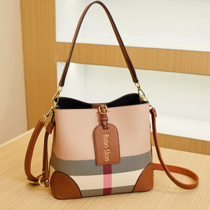 Hong Kong Brand Womens Crossbody Bag 2024 New Plaid High-End Handbag Single Shoulder Fashion Genuine Leather Bucket Bag