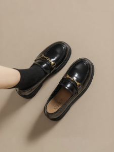 Josiny | Womens Thick Sole Loafers Black