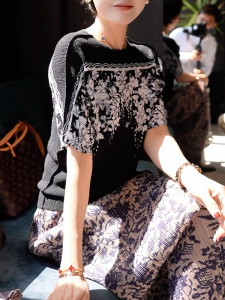 QINGNAER | Flattering Slimming Loose Tunic Tee