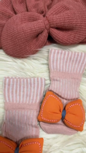 Paket 2 PCS Turban Bayi Naruna & Kaos Kaki Motif Dasi Kupu-Kupu 0-12bulan