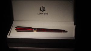 ĐỘC QUYỀN - Bút Ký Tên Cao Cấp Leon Dio Le Noble Lava De Lux - Đỏ - Ngòi 0.5mm Vỏ Kim Loại Sơn Phun Bóng 3 Lớp