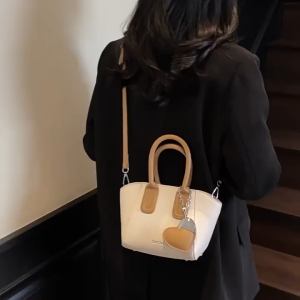 Túi đeo chéo nữ túi xách tay da gạo tặng kèm móc khóa tim dễ thương HĐ 322