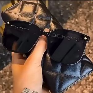 【Pharaoh🎀COD】Vintage Persegi Bingkai Besar Kacamata Hitam Wanita Personalized Logam Punk Kacamata Hitam Serbaguna
