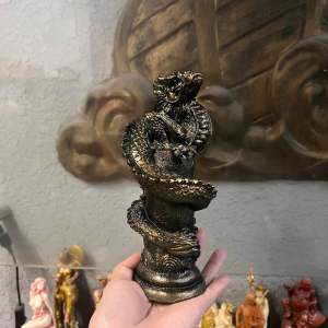 Tượng Rồng quấn cột đá. cao 20 cm
