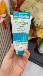Sữa Rửa Mặt Kiềm Dầu Ngừa Mụn Simple Purifying Gel Wash 150ml