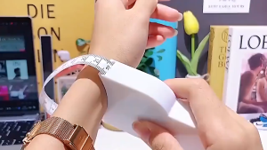 High-Quality 152cm Retractable Measuring Tape with Durable Plastic Case for Home Improvement