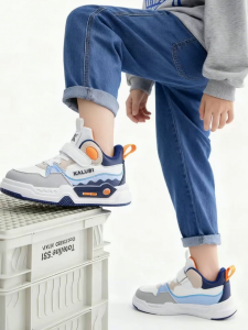 [🚚จัดส่งจากกรุงเทพฯ] รองเท้ากีฬาสำหรับเด็กรองเท้าแฟชั่นรองเท้ากีฬากลางแจ้งสำหรับ 6-12 ปี