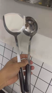 2 อย่างอุปกรณ์เครื่องครัว Stainless steel อุปกรณ์ทำอาหาร เครื่องครัวตะหลิว กระบวย ทำกับข้าว ชุดเครื่องครัว