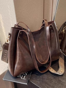 Fashionable Commuter Womens Large Capacity Tote Bag Underarm Single Shoulder Bag Retro Korean Style 2025 New Autumn Winter