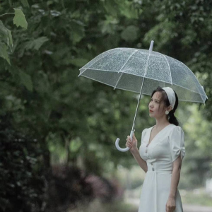 【💎การจัดส่งในประเทศไทย/COD】Umbrella☔ร่ม ร่มยาว พกพาสะดวก ร่มใส ร่มแฟชั่น ร่มสีใส ร่มกันฝนใหญ่ๆ แข็งแรง ร่มกันฝน น่ารักมาก เกาหลี สีสันสดใส วัสดุแข็งแรง ด้ามจับทนทานพอดีมือ