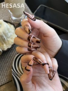 Hand-Painted Vintage Girl Nail Art Wearable Mid-Tier Design Pure Handmade Pink Elephant Design Nail Tips Chinese Manufacturer