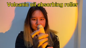 1pc Mini Massage Oil Absorbing Roller Volcanic Face Roller Oil Roller for Face Oil Control Clean