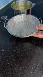 Bộ Khay Đĩa Kèm Vĩ Lưới Lọc Dầu Inox Cao Cấp Kích Thước 20cm Tiện Dụng Cho Mọi Gian Bếp Đựng Thực Phẩm Chiên Rán Luộc Hấp An toàn Bền Bỉ