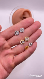 Bông tai titan hình mặt trăng Khuyên tai đính đá chất liệu bằng titan màu vàng hoặc trắng trangsucmoiluatuoi.RIN