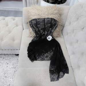 Đầm ren ống cúp ngực đính hoa phối tà dài dáng ngắn ôm body chất vải ren 2 lớp phong cách  quyến rũ đi chơi đi tiệc