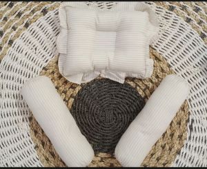 Bantal Guling set 3 in 1 Motif kotak kotak dan salur