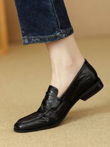 Retro Style Sheepskin Flat Bottom Loafers Comfortable Square Head Work Shoes for Women Suitable for Commuting And Various Occasions