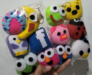 gantungan kunci karakter flanel isi 6pcs