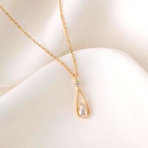Exquisite Elegant Water Drop Zircon Necklace Women Simple Temperament Clavicle Chain