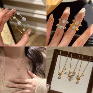 Retro French Luxury Elastic Four Leaf Clover Snowflake Ring Necklace Diamond Flashing Hand Bracelet Fashionable Jewelry