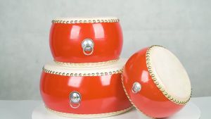 กลองกลองหนังวัวกลองผู้ใหญ่กลองใหญ่ 7 นิ้วจีนแดงกลองเครื่องดนตรีกลองรบกลองเล็กกลองแบนสำหรับเด็กแสดง