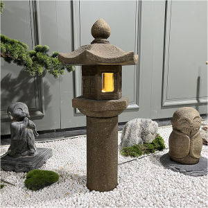 Retro Japanese Style Stone Lamp Garden Courtyard Decorative Lighting Solar Powered Tower Lamp Vintage Sculpture Home Decoration