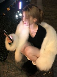 Elegant Short Fox Fur Coat Young Womens Integrated Leather And Fur Outerwear Warm Pure Color Korean Style Commute Fashion