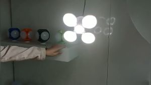40W E26 Đèn gấp 4 cánh hình quả bóng cảm biến ánh sáng quà tặng 4 nút bịt ổ cắm