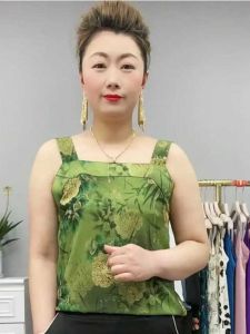 เสื้อกั๊กไหมแขนกุดลายดอกไม้สไตล์จีนใหม่ เสื้อชั้นในผู้หญิง ฤดูใบไม้ผลิและฤดูร้อน เสื้อชั้นในสั้นสำหรับคุณแม่ ผ้าไหมหอม