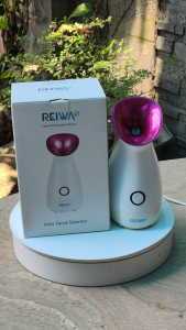 Máy Xông Hơi Mặt Công Nghệ Ion Reiwa WT-300 | Hàng Chính Hãng Chuẩn Spa Tại Nhà