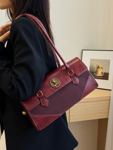 Fashionable Oil Wax Leather Small Pillow Bag Womens Underarm Bag Spring Summer Retro Commuting Bag Soft Surface Polyester Lining