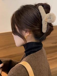 กิ๊บติดผมขนนุ่มขนาดใหญ่ สีตัดกัน สีเบจ สีขาว สไตล์เกาหลี แฟชั่น กิ๊บติดผมทรงหัวปลาฉลาม กิ๊บติดผมสไตล์เกาหลี