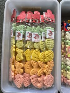 คุ๊กกี้หมีพาสเทล สำหรับกระต่ายและสัตว์ฟันแทะทุกชนิด 1ห่อ5ชิ้นให้เป็นขนม ให้เป็นรางวัล อาหารว่าง ลับเล็บลับฟัน