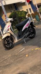Stiker Striping Decal Body Motor Yamaha Mio Sporty Atau Smile Variasi MT106 Free Sticker Set