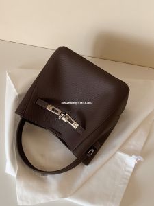 CHIO‘2ND | Cafe Colored Bucket Handbag for Commuting