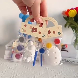 Christmas cartoon hand-painted plaster doll DIY hand-painted toy Kids gift gift bag