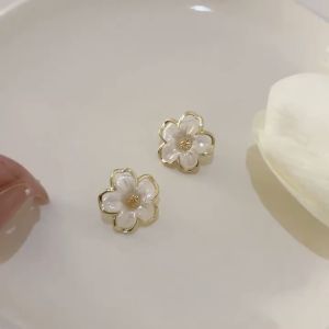 GL 18K gold-plated flower petal temperament Earrings ES63624