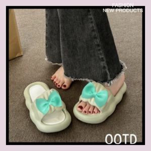 QDshop สินค้าแนะนำ🌻  รองเท้าแตะแฟชั่น รองเท้าแตะผู้หญิง2023 รุ่นใหม่💕 น้อนแต่งโบว์สวยสวมมง เต็มสิบไม่หักเลยค่ะซิสสำหรับสวยสวมมง มี 4 สี ทรงก้อนเมฆ น่ารักเว่อร์มากก ใส่ในบ้านก็ได้ ใส่ไปเที่ยวก็ชิว