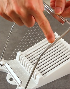 จัดส่งใน 24 ชั่วโมง เครื่องตัด เครื่องตัดเนื้อ เครื่องหั่นอาหาร ครื่องหั่นเนื้อแฮม เครื่องหั่นไข่ สามารถหั่นได้ 10 ชิ้น หอมหัวใหญ่ อาหารนิ่ม