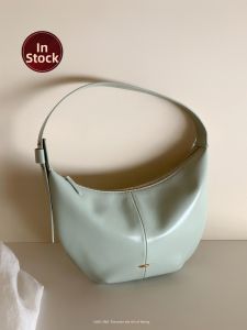 CHIO‘2ND | Crescent Shaped Underarm Commuter Tote