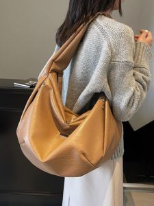 Elegant Large Capacity Tote Bag Womens Commuter Single Shoulder Crossbody Bag Stylish Trendy Soft PU Leather Handbag