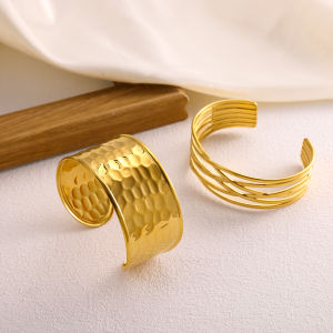 CARLIDANA Vantage กว้าง Hammered สแตนเลสสตีล Hollow เปิดกําไลข้อมือแฟชั่น Statement เครื่องประดับ Hypoallergenic