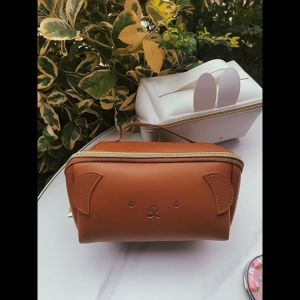 กระเป๋าเครื่องสำอางดีไซน์หมีน่ารัก กระเป๋าเครื่องสำอางพกพาสำหรับผู้หญิง กระเป๋าจัดระเบียบเครื่องสำอางแบบพกพากันน้ำพร้อมช่องใส่ของหลายช่อง