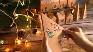 24Sets Christmas Advent Calendar House Shape Xmas Gift Boxes with Number Stickers String Countdown Candy Treat Box for Party