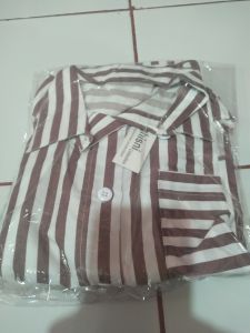 kemeja murah cuci gudang harganya cuma Rp 10 aja ayo tinggal di co