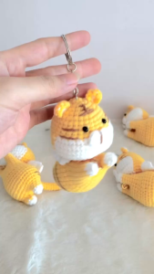 Móc khóa hổ bay xinh xắn - móc khoá len -  có sẵn hàng