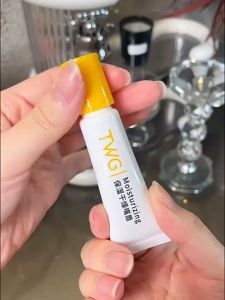 Twg Moisturizing Lip Balm Men Women Anti-Drying Lip Gel 保湿润唇膏无色润唇膏补水滋润干裂